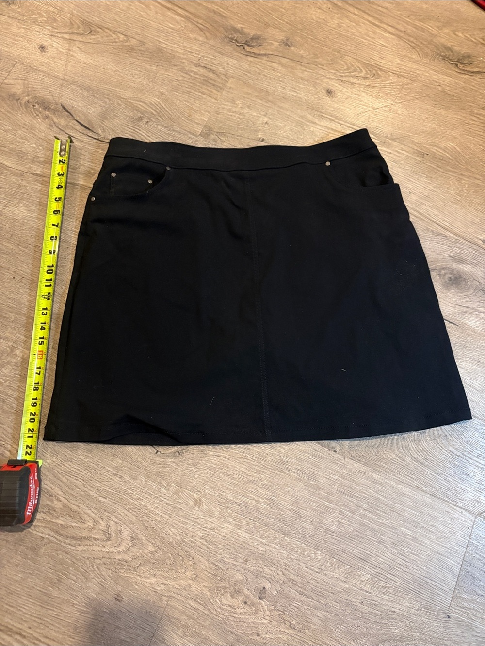 Hearts of Palm Black Skirt/skort with Pocket Accents 16W